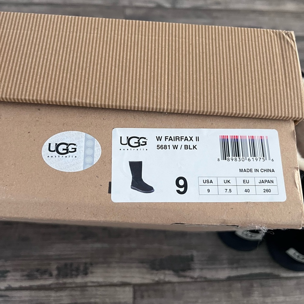 Used Black Uggs - Picture 2 of 3